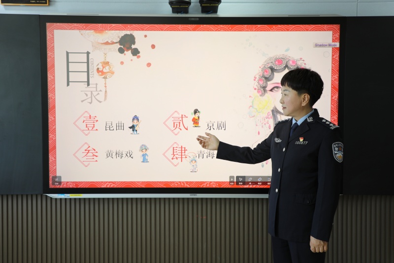 鐜嬪畯鈥旈潚娴疯瀹樿亴涓氬闄⑩�斾负鍚屽浠鎺堛�婂ぇ瀛︾編鑲层�嬭绋�                 锛堟憚褰憋細闈掓捣璀﹀畼鑱屼笟瀛﹂櫌 鏉庨洩锛�.JPG